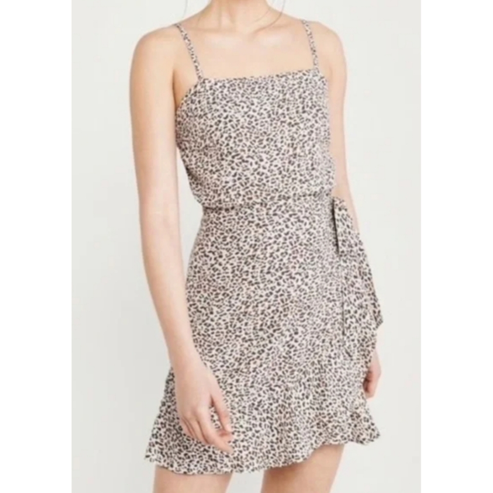 Abercrombie & Fitch Leopard Print Sleeveless Dress Size M wrap Around Dress
